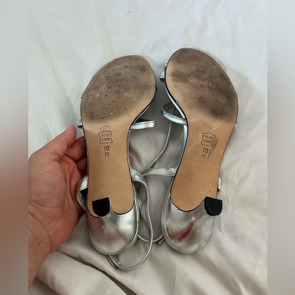 Vaneli strappy silver metallic sandal heels medium heel women’s size 10 - Picture 6 of 6